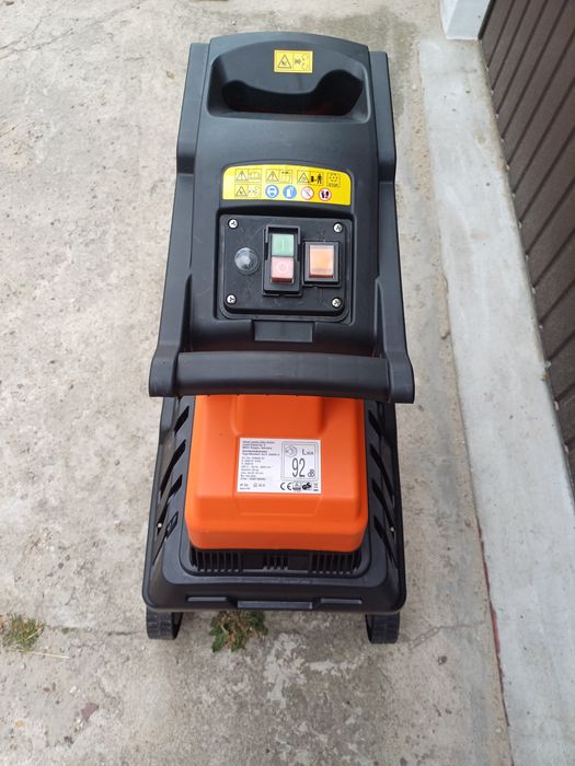 Rozdrabniacz do gałęzi elektryczny