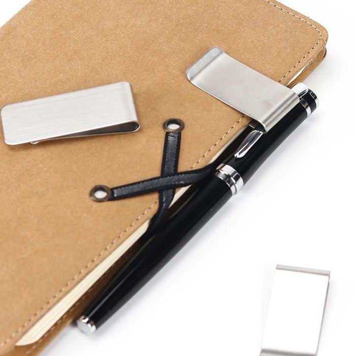 Clip artesanal de aço inoxidável - Novas