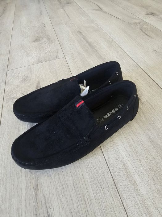 Nowe mokasyny y chłopięce r.38