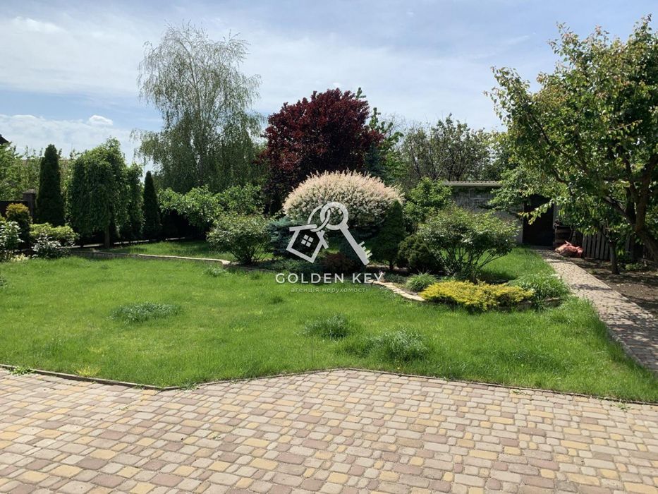 Продаж будинку по вул. В.Бизова ( Якіра )