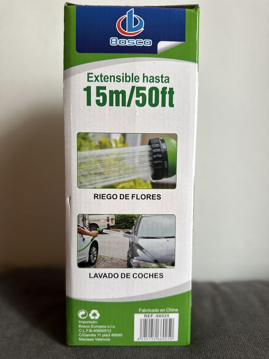 Mangueira extensível com pistola.