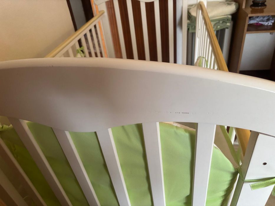 Cama de bebé- Trama- oferta de todos os adereços