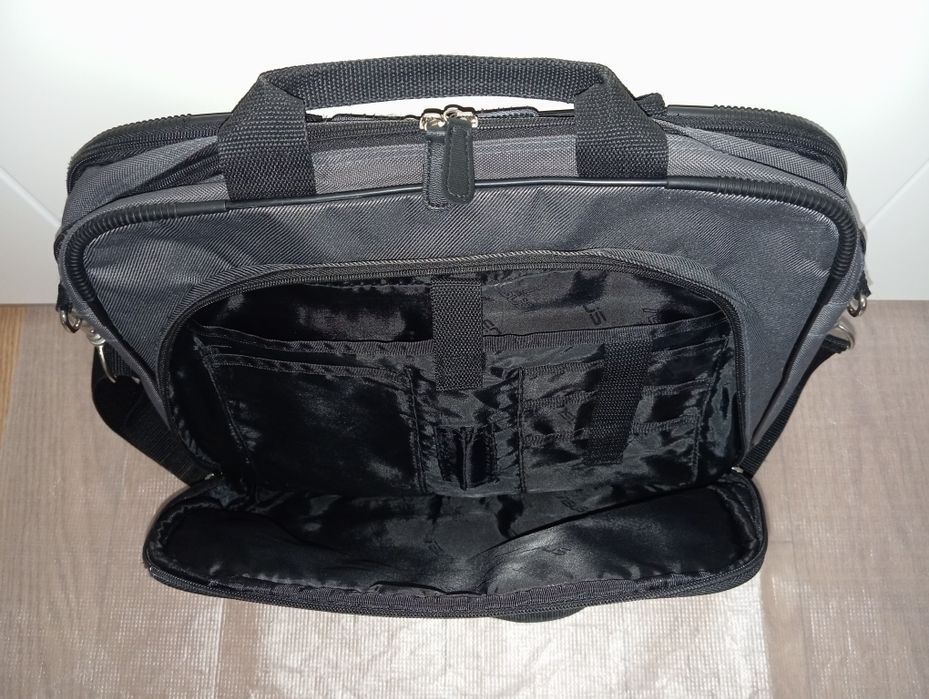 ASUS Laptop Bag, 15 Inches (Trade-In for PS1, PS2, PS3 Games)64738747921667122