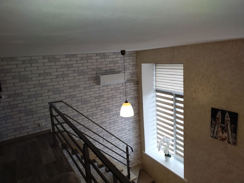 Сдам посуточно,подобово Двухуровневую  студію на левом березі район 9-