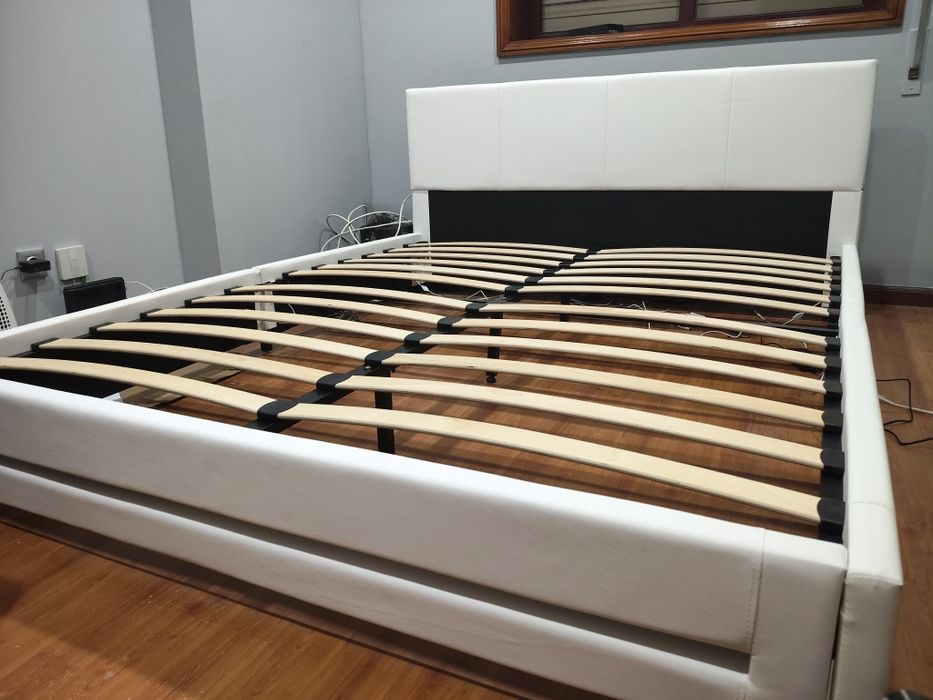 Cama nova 160x200 com leds sem colchão