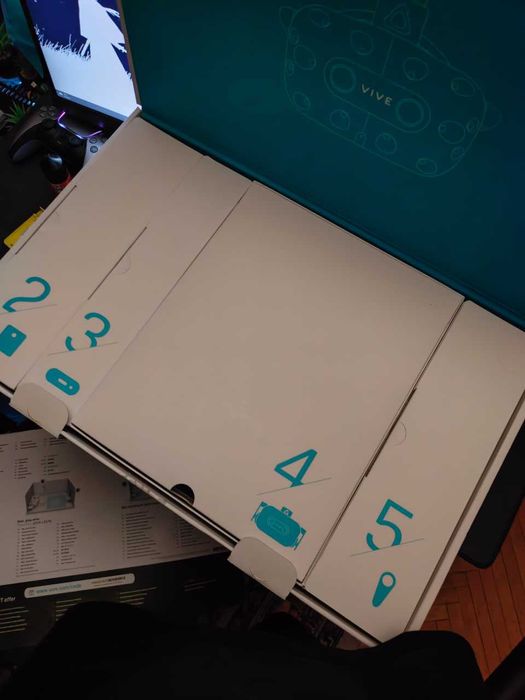 комплект VR-гарнітури Vive Pro Eye | Vive Tracker 3.0 | Valve Index.