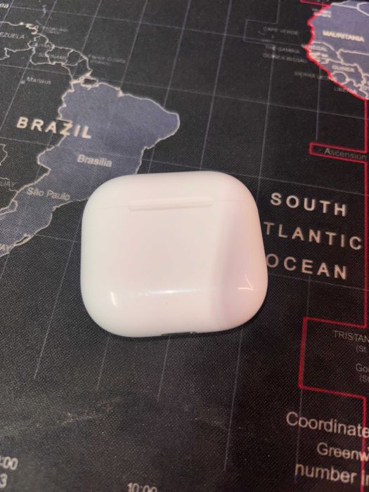 AirPods 4 uszkodzone