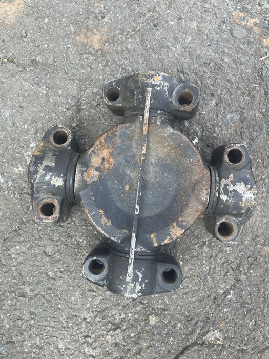 Хрестовина карданного валу Cat 702952C91