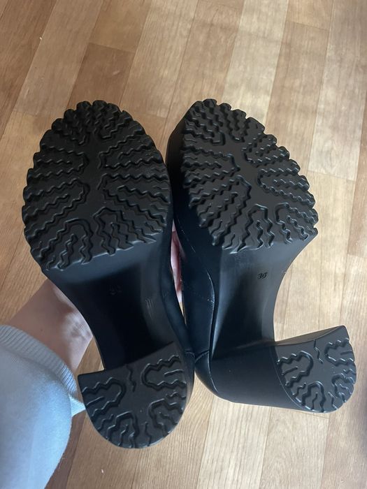 Жіночі шкіряні туфлі