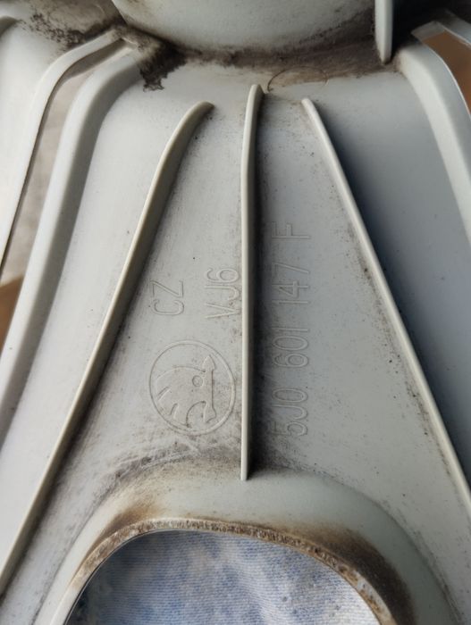Kołpak Skoda 14" 5J0-147F pojedyncza sztuka oryginalny