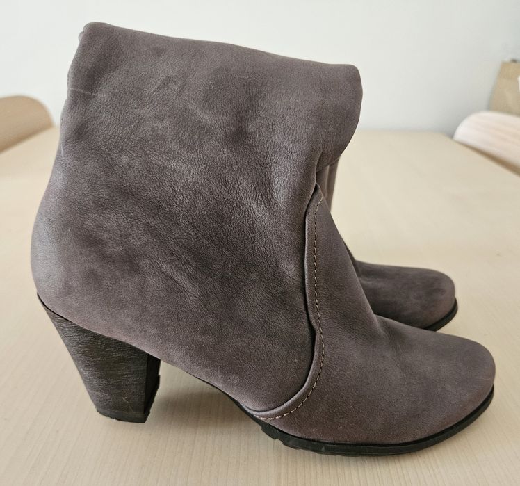 Buty damskie, kozaki z  długa cholewką; 38; Tamaris; caffe latte, beż