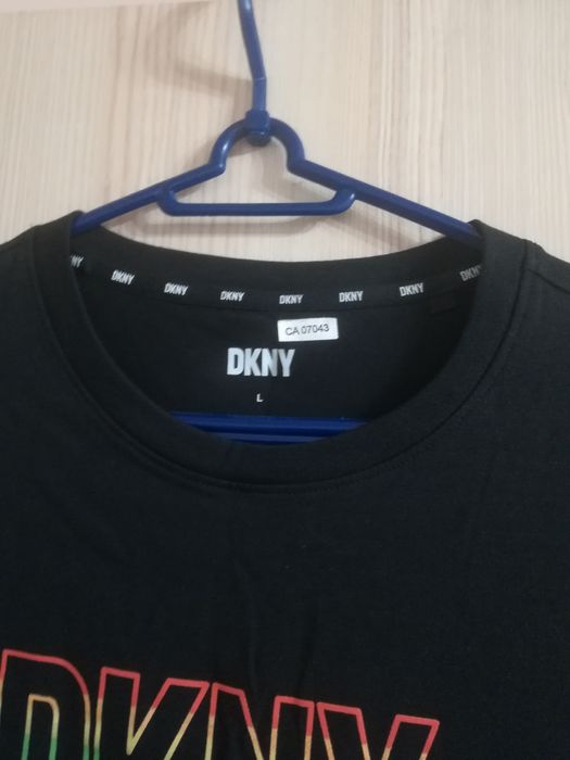 Bluzka męska DKNY.  Nowa.