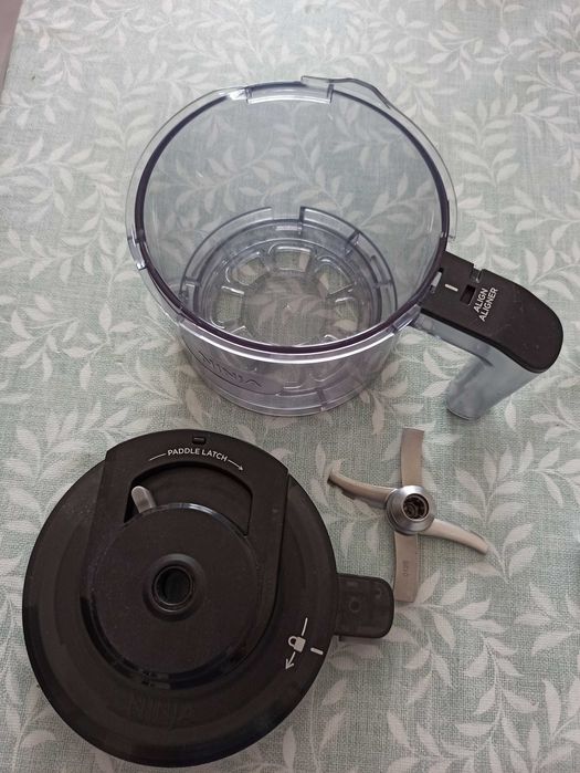 Máquina de Gelados NINJA Creami NC300EU Grande Oportunidade Quase Sem Uso