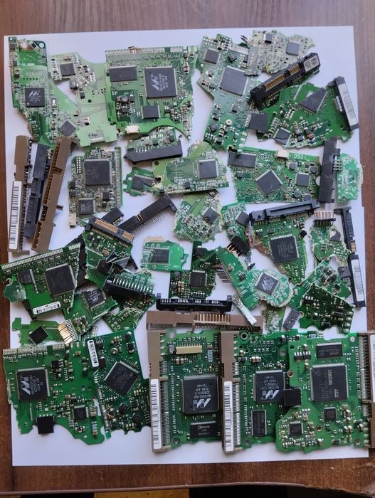 Плати жорстких дисків