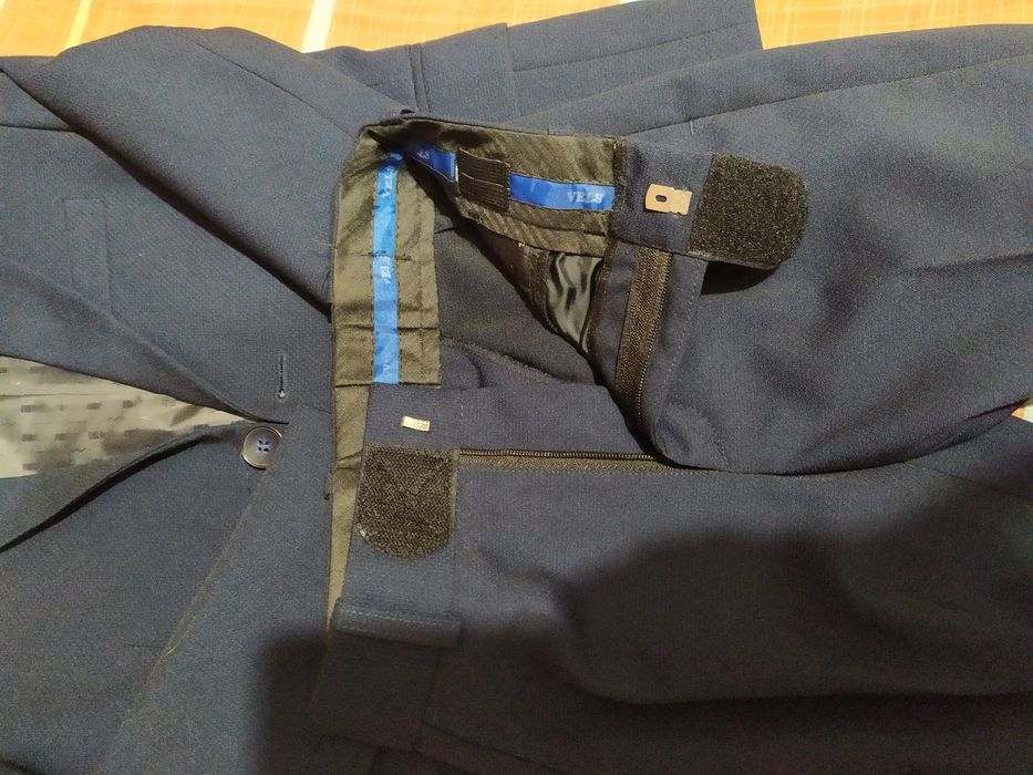 Шкільний костюм з білою сорочкоюVels, для першокласника