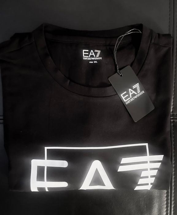 Czarny , oryginalny longsleeve Emporio Armani 7