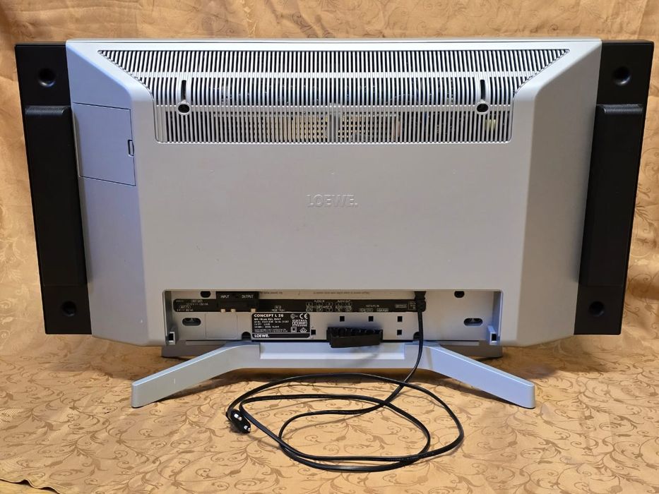 Телевизор Loewe Concept L 26 (66 см)