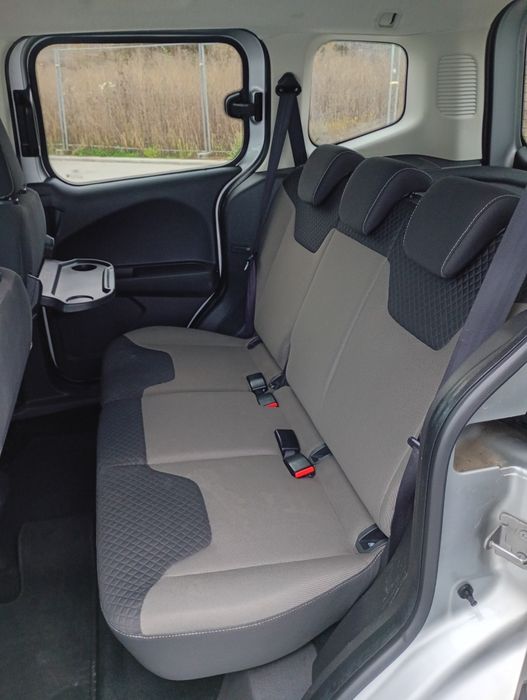 Ford tourneo courier
