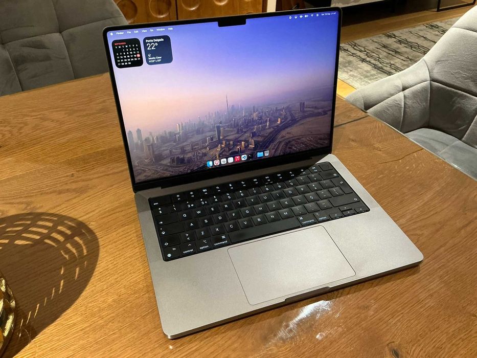 MacBook Pro 14 - M1 Pro 16GB RAM 512GB SSD