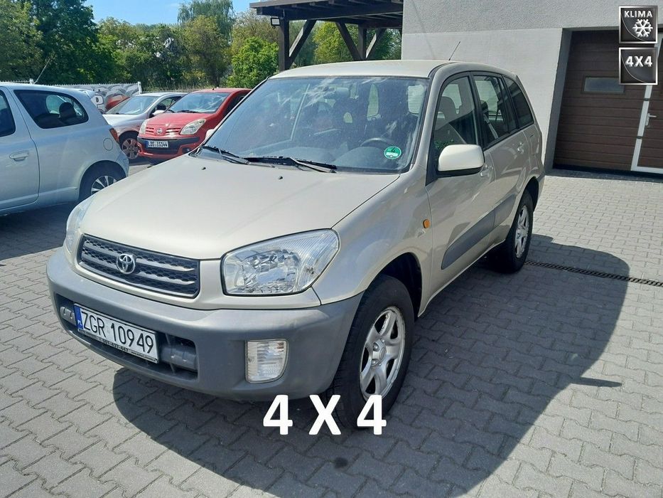 Toyota RAV4 2.0i 4X4 klima alufelgi 5 drzwi stan BDB