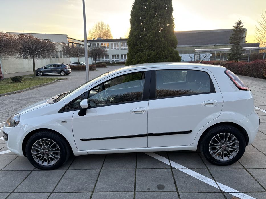 Fiat Punto Evo 1.2 Benzyna Klimatyzacja Niski Przebieg Bez Korozji