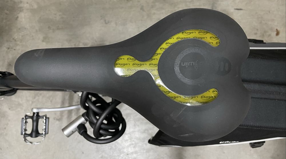 Bicicleta Senhora B-TWIN com vários acessorios