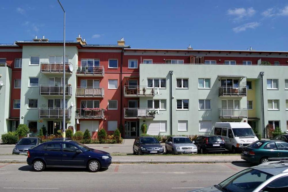 WYNAJMĘ  jasną i przestrzenną KAWALERKĘ 35m²  SKM Kiełpinek  CH AUCHAN