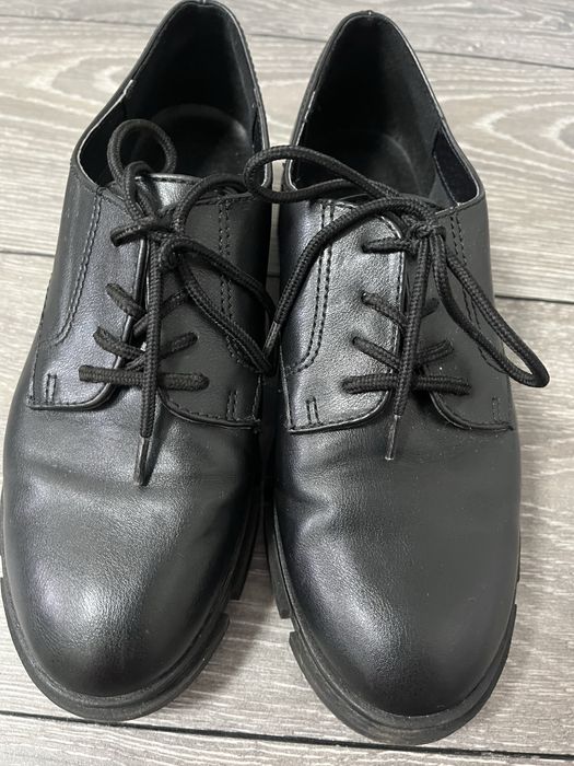 Продам туфлі жіночі