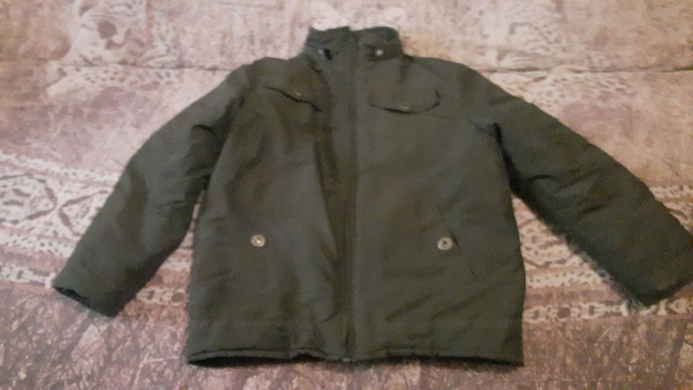 Продам ветровку на мальчика