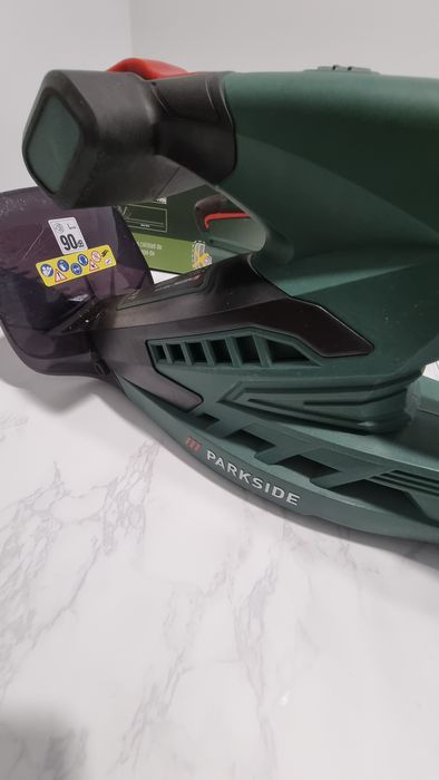 Apara sebes Parkside 12V + bateria e carregador