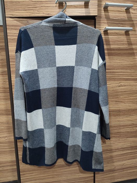 Жіночий кардиган