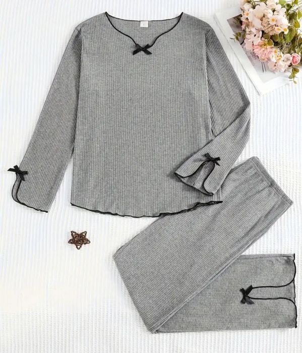 Жіноча піжама в рубчик