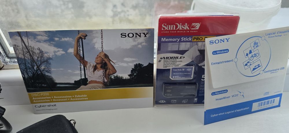 Фотоапарат Sony  p200