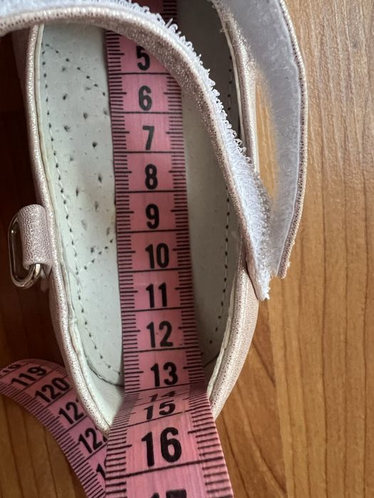 Туфлі для дівчинки