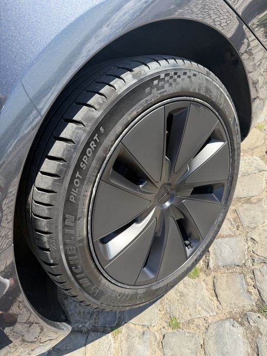 Tesla Model 3 Highland Premium Long Range Dual Motor