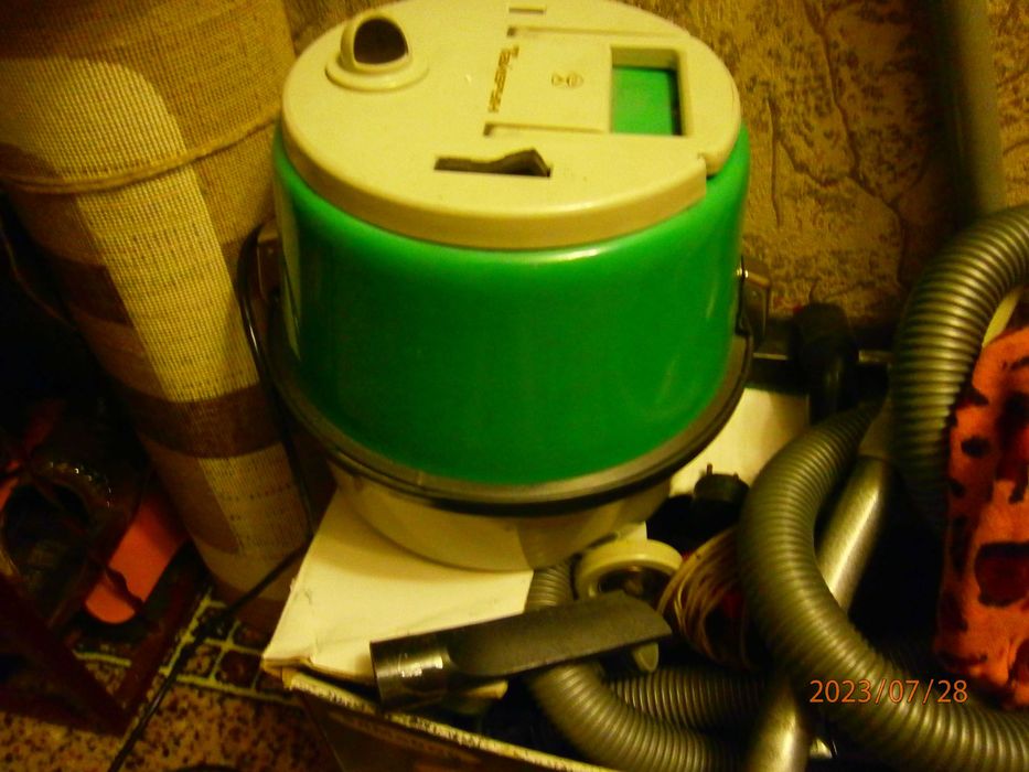 пылесос. исправный.