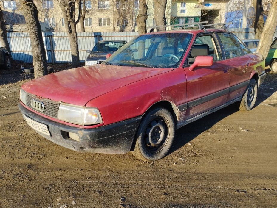 Продам Ауди 80 89 года выпуска двигатель 1.8 газ/бензин