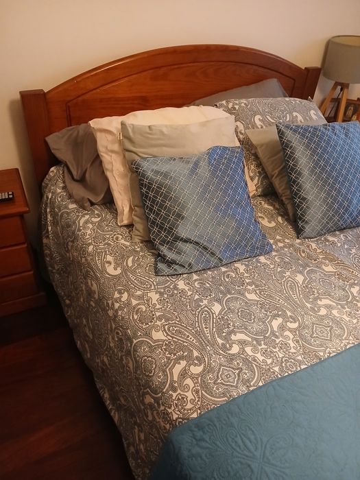 Cama Casal em pinho mel