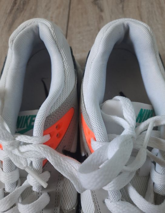 Кросівки бренду NIKE AIR