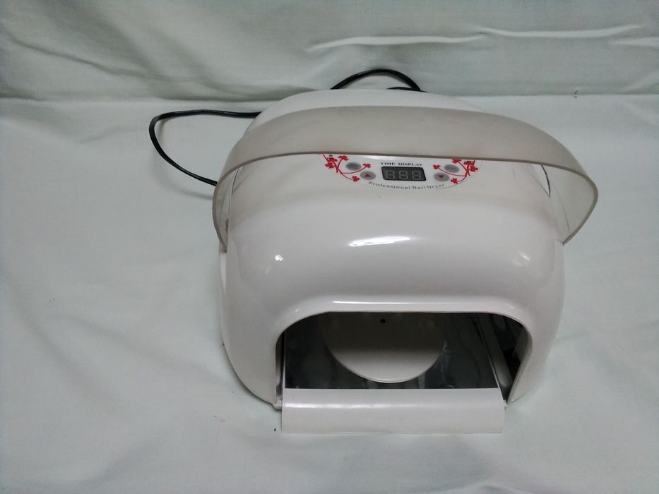 Профессиональная сушилка для ногтей.
