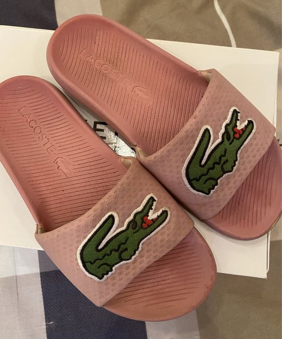 Рожеві слайдери Lacoste 40