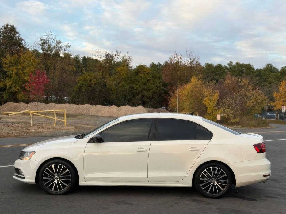 Volkswagen Jetta      2016