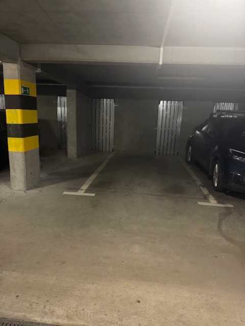 Garaż podziemny do wynajecia ogrzewany.