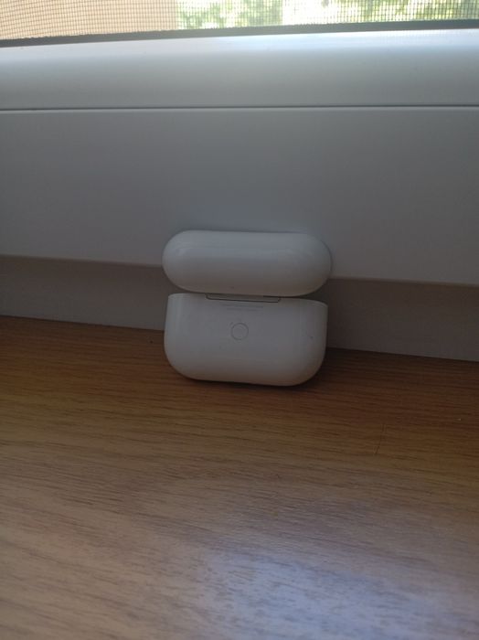 Etui ładujące od air pods pro