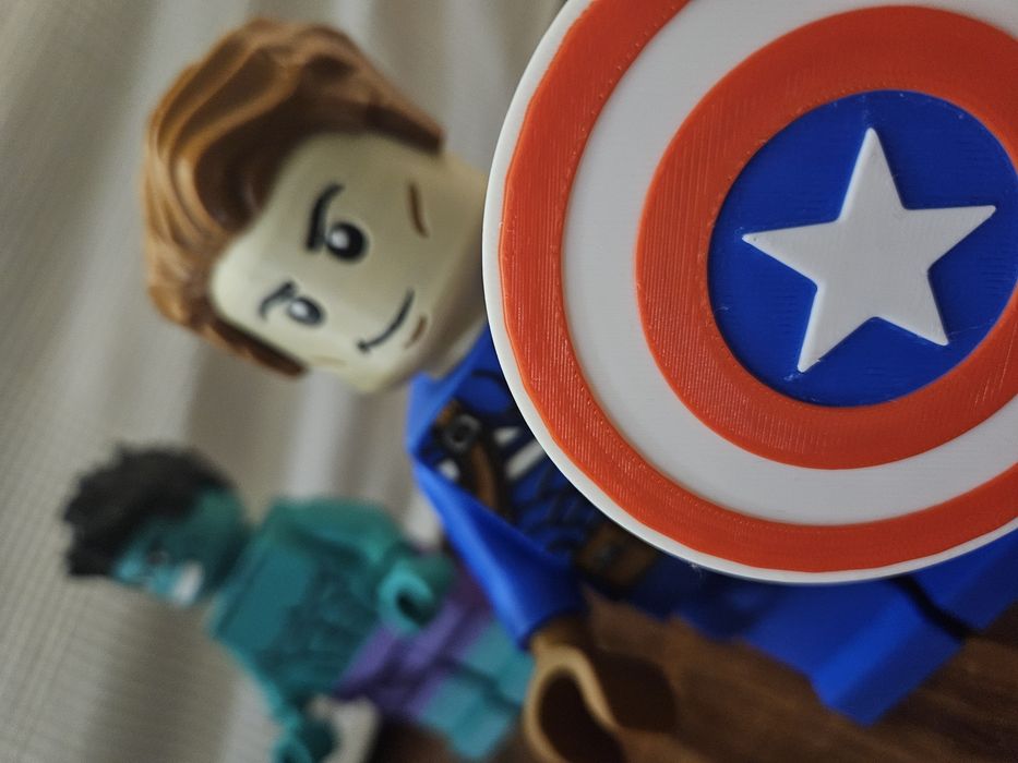 Bonecos Marvel Avengers 3D em forma de Lego gigante
