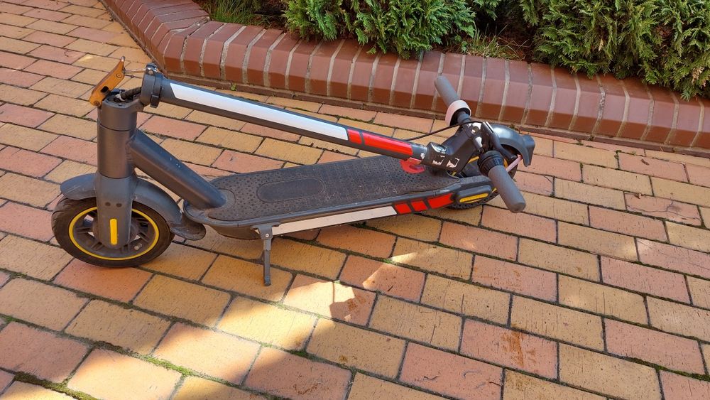 Продам електросамокат ninebot max g30