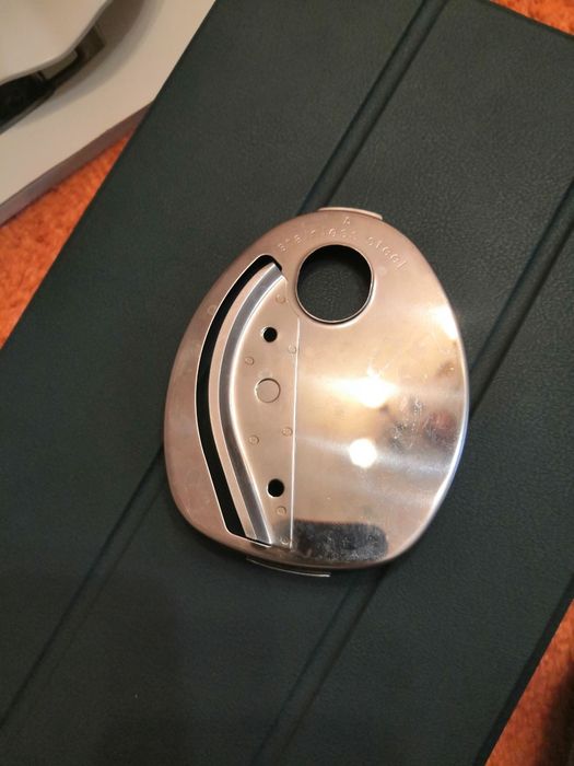 Измельчитель  шинковка Комбайн  Philips comfort HR 7600/I