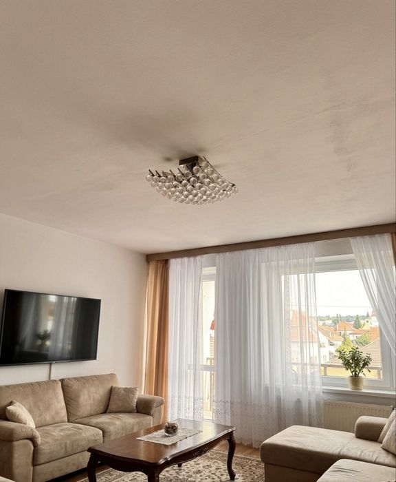 Lampa z kryształami