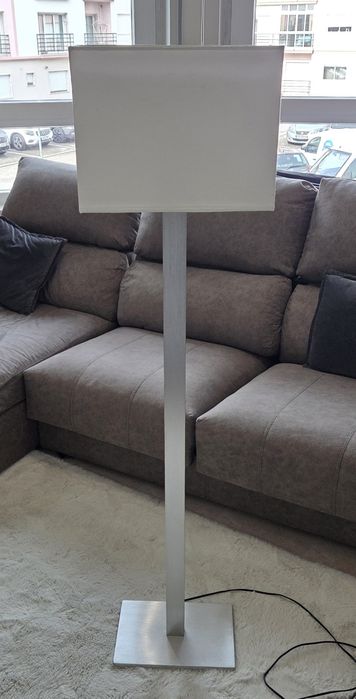 Candeeiro de pé em inox - FAÇO ENTREGA