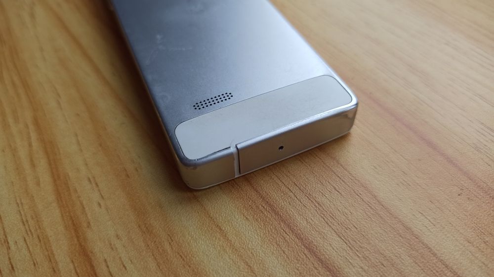 Телефон кнопочный на 2 сим карты Nokia 515